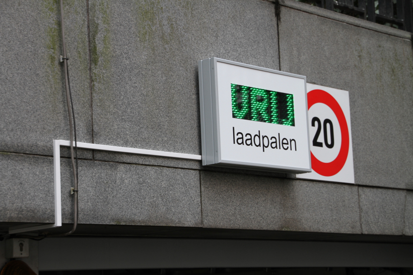 display status vrije laadpalen