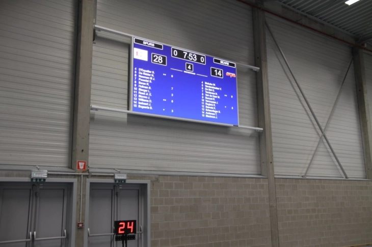 elektronisch scorebord voor basketbal met shotklokken