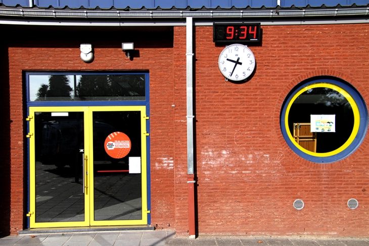 Realisatie Westerstrand - analoge en digitale klok
