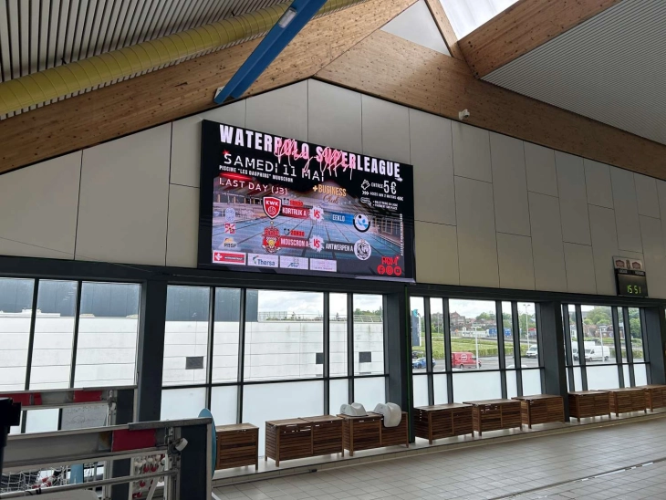 LED scherm zwembad voor sponsors en zwemmen en waterpolo